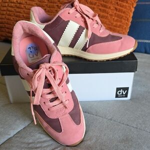 DV by Dolce Vita Pink and Deep Pink Sneakers